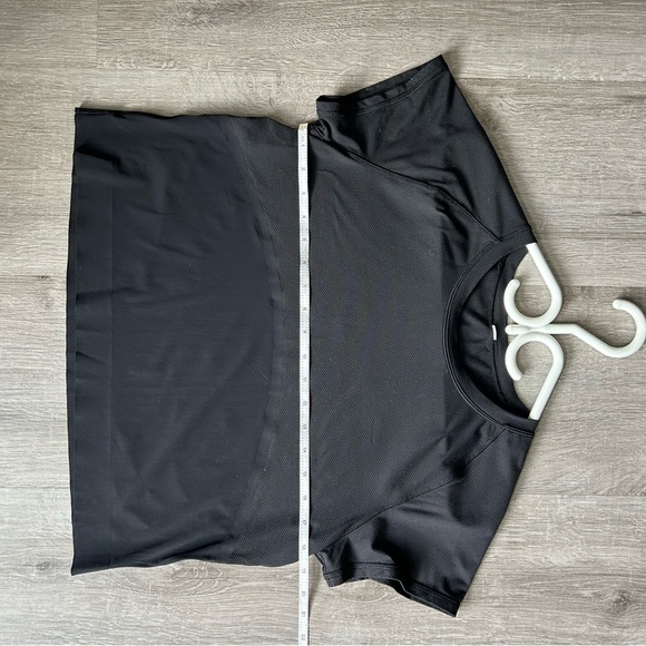 Lululemon Final Lap Short Sleeve
Black size 8 - Picture 7 of 8
